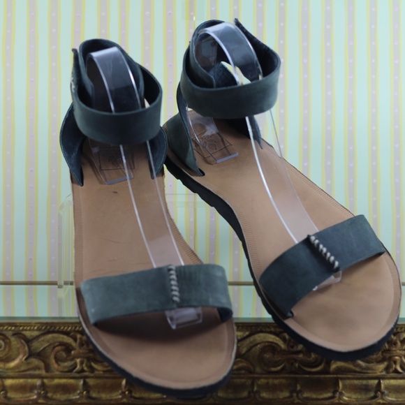 Reef Green Leather Sandals - Picture 2 of 15